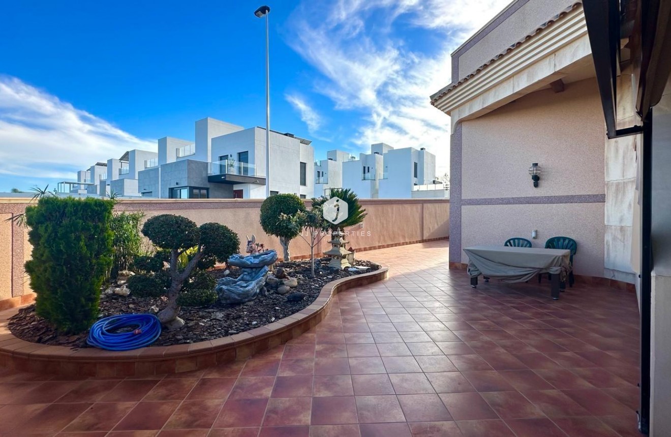 Resale - Chalet -
Torrevieja - La siesta