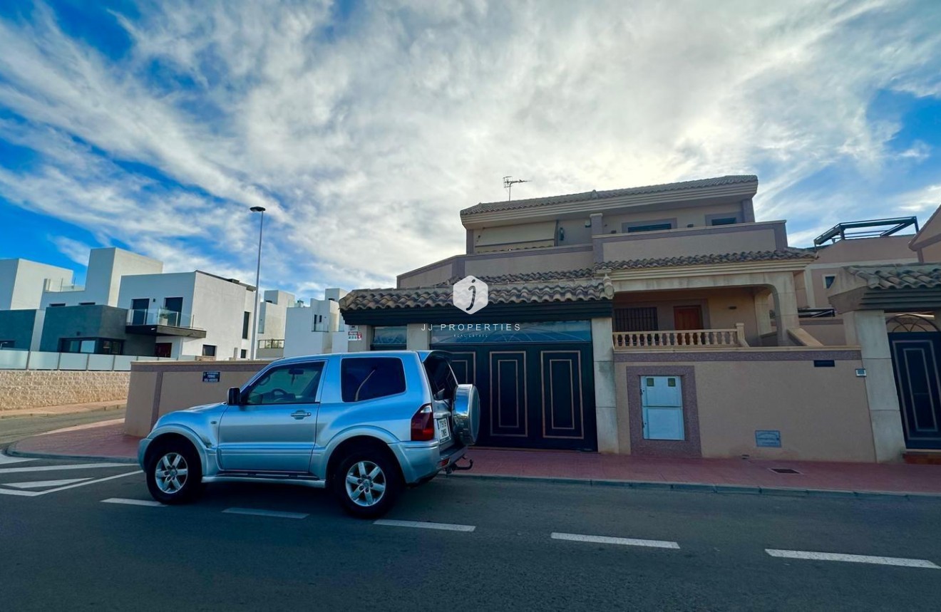 Resale - Chalet -
Torrevieja - La siesta