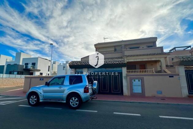 Resale - Chalet -
Torrevieja - La siesta
