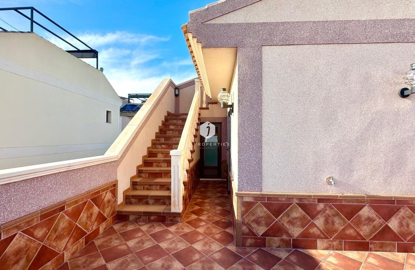 Resale - Chalet -
Torrevieja - La siesta