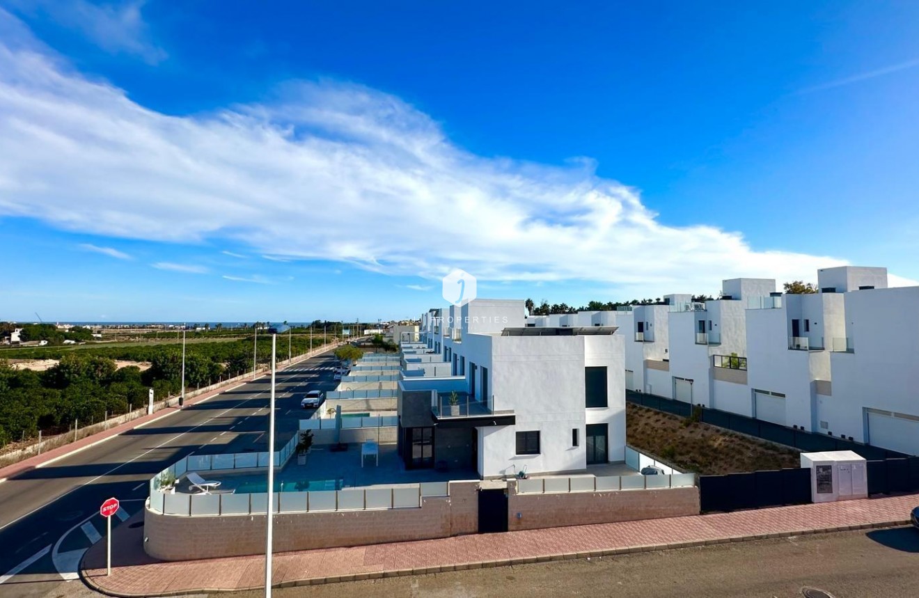 Resale - Chalet -
Torrevieja - La siesta