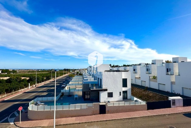 Resale - Chalet -
Torrevieja - La siesta