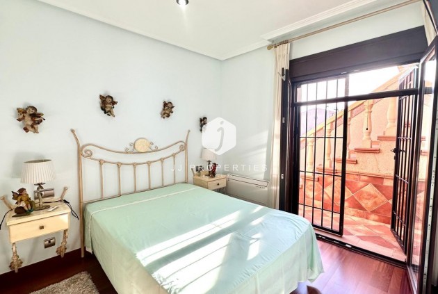 Resale - Chalet -
Torrevieja - La siesta