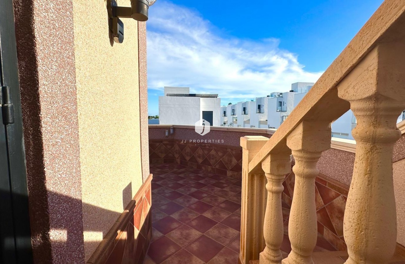 Resale - Chalet -
Torrevieja - La siesta