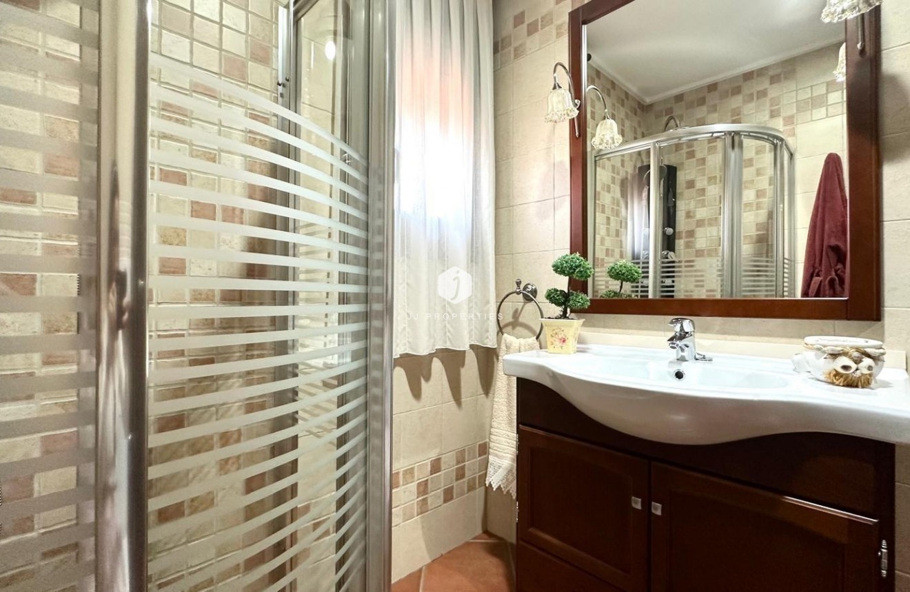 Resale - Chalet -
Torrevieja - La siesta