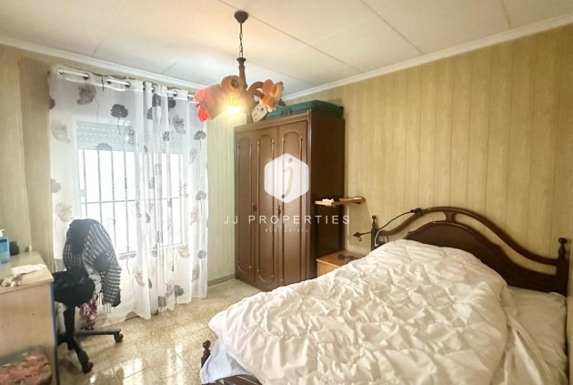 Resale - Chalet -
Torrevieja - Playa del Cura