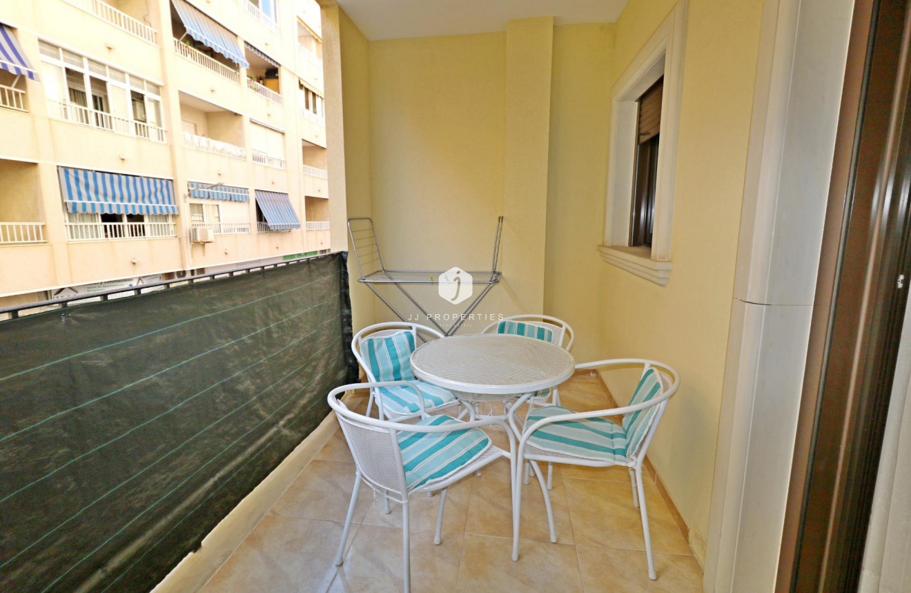D'occasion - Appartement -
Torrevieja - Acequion