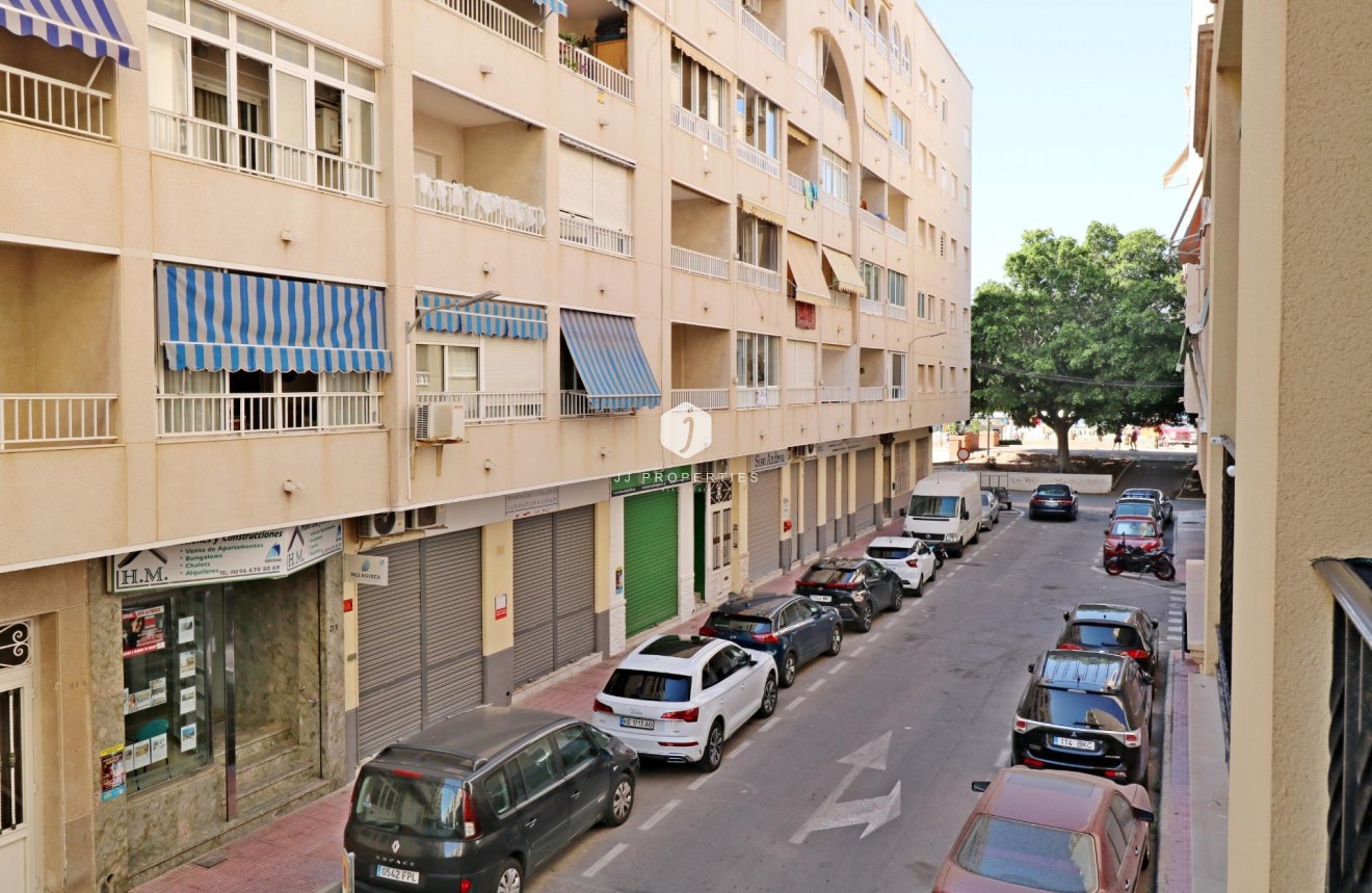 D'occasion - Appartement -
Torrevieja - Acequion