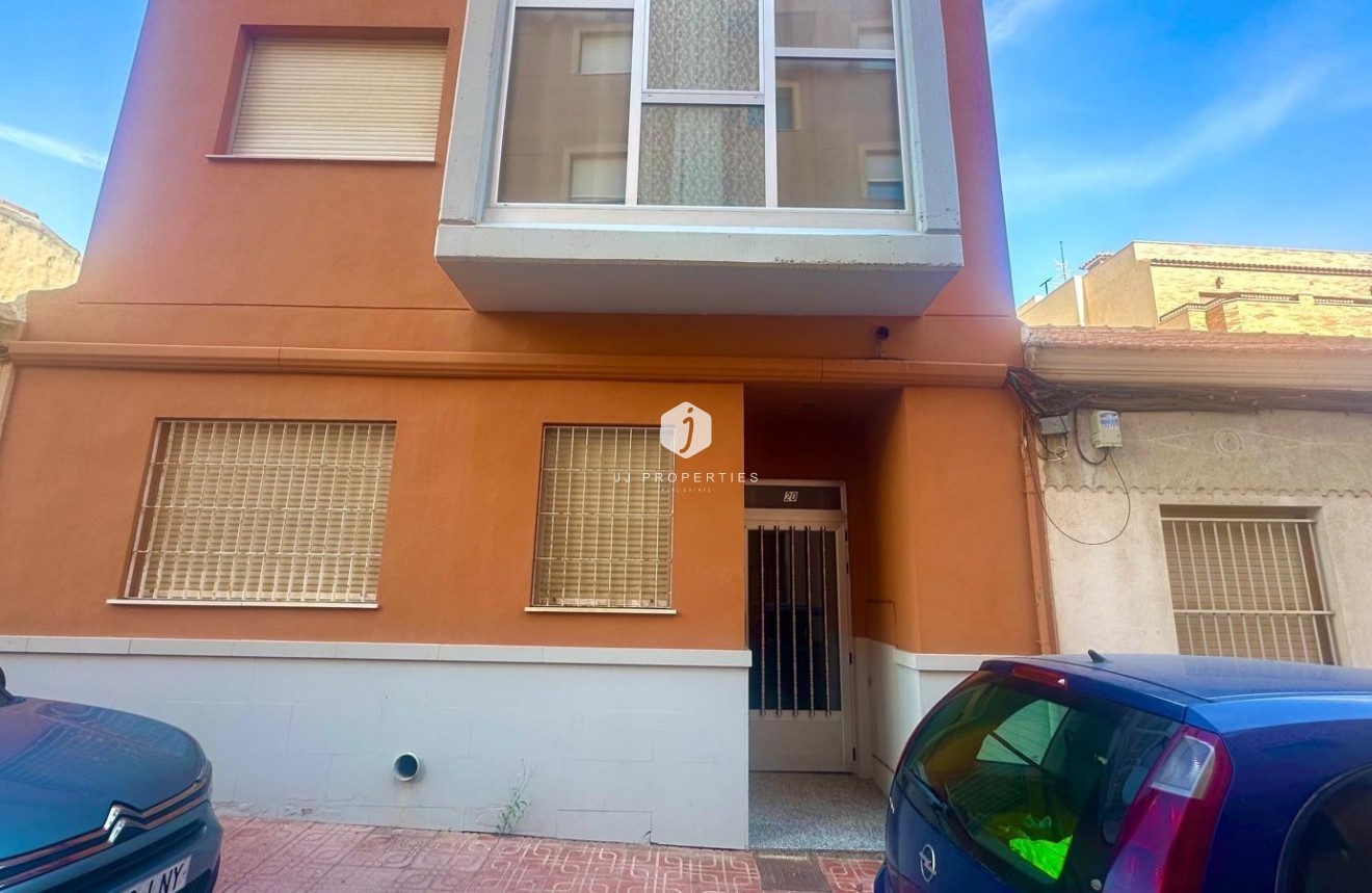 Aus zweiter Hand - Wohnung -
Torrevieja - La Mata