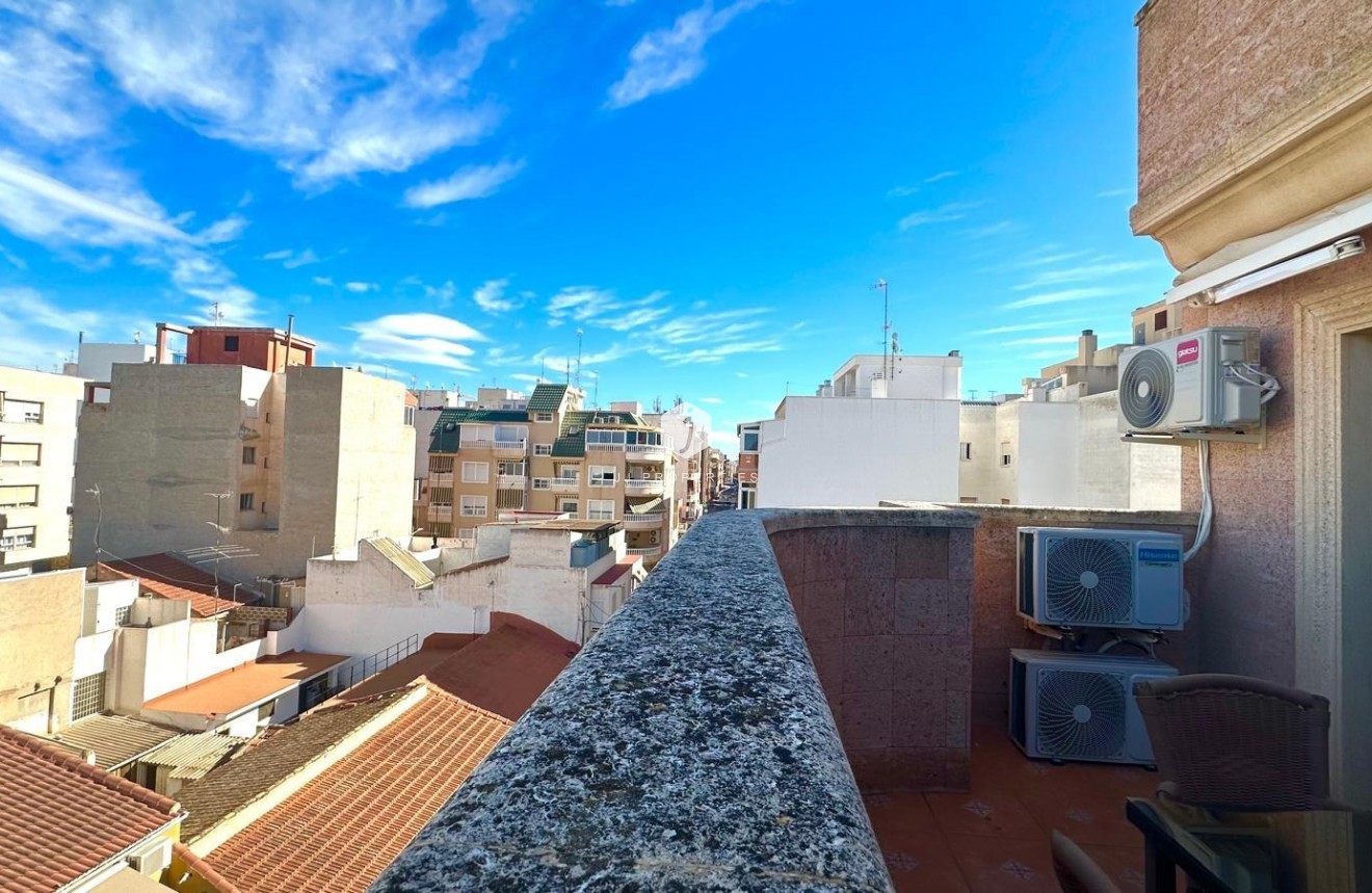 D'occasion - Attique -
Torrevieja