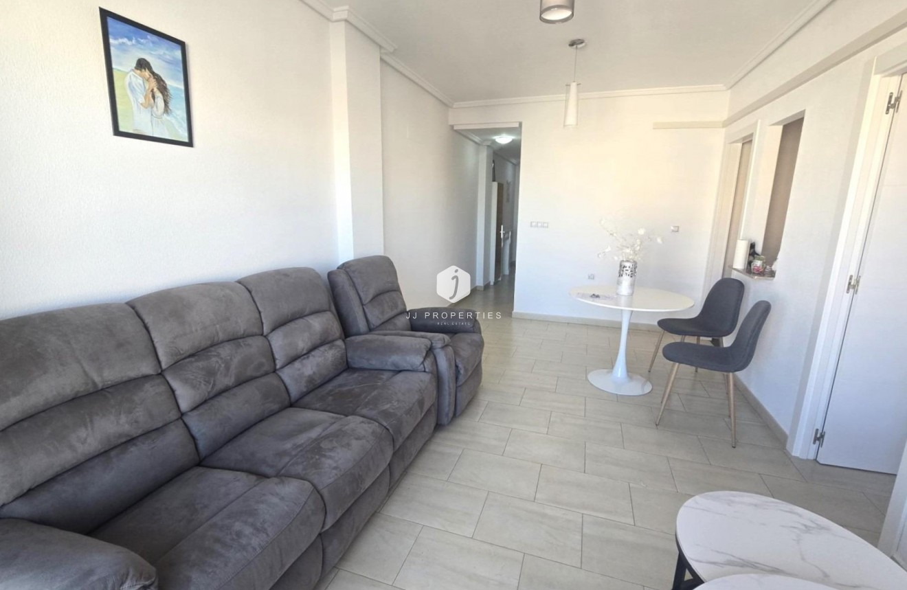 Z drugiej ręki - Mieszkanie w bloku -
Torrevieja - Centro