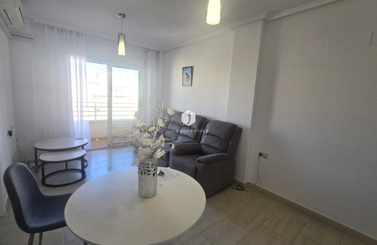 Z drugiej ręki - Mieszkanie w bloku -
Torrevieja - Centro