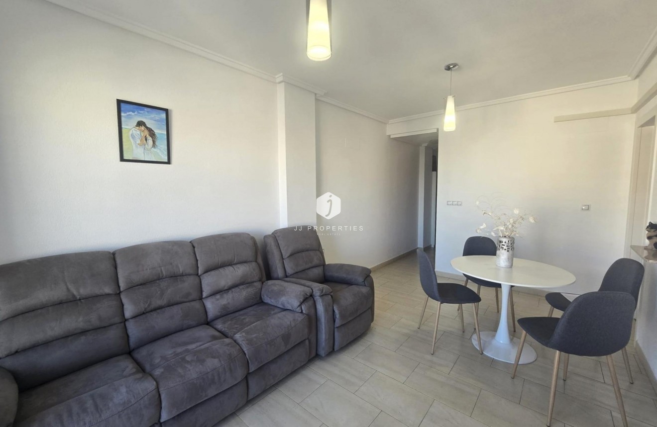 Z drugiej ręki - Mieszkanie w bloku -
Torrevieja - Centro