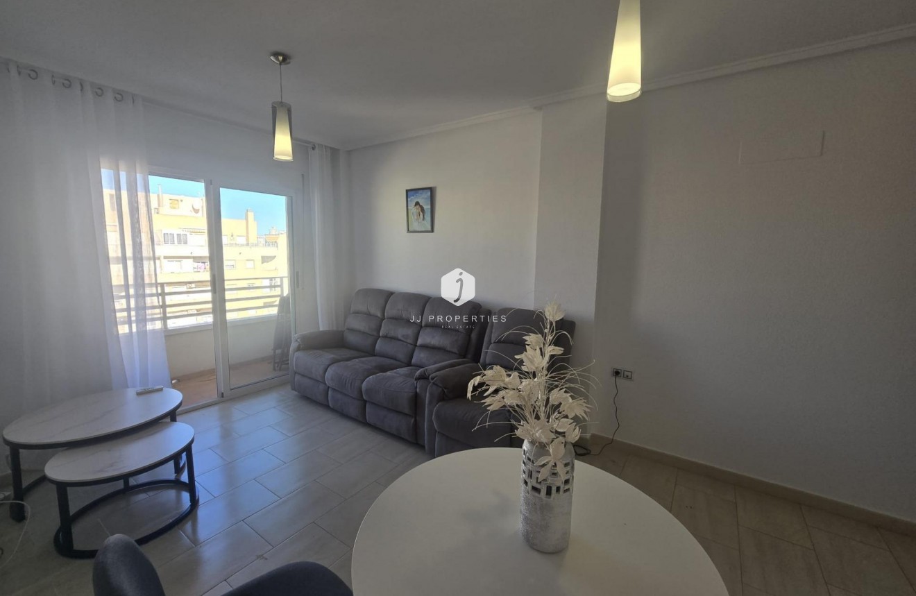Z drugiej ręki - Mieszkanie w bloku -
Torrevieja - Centro