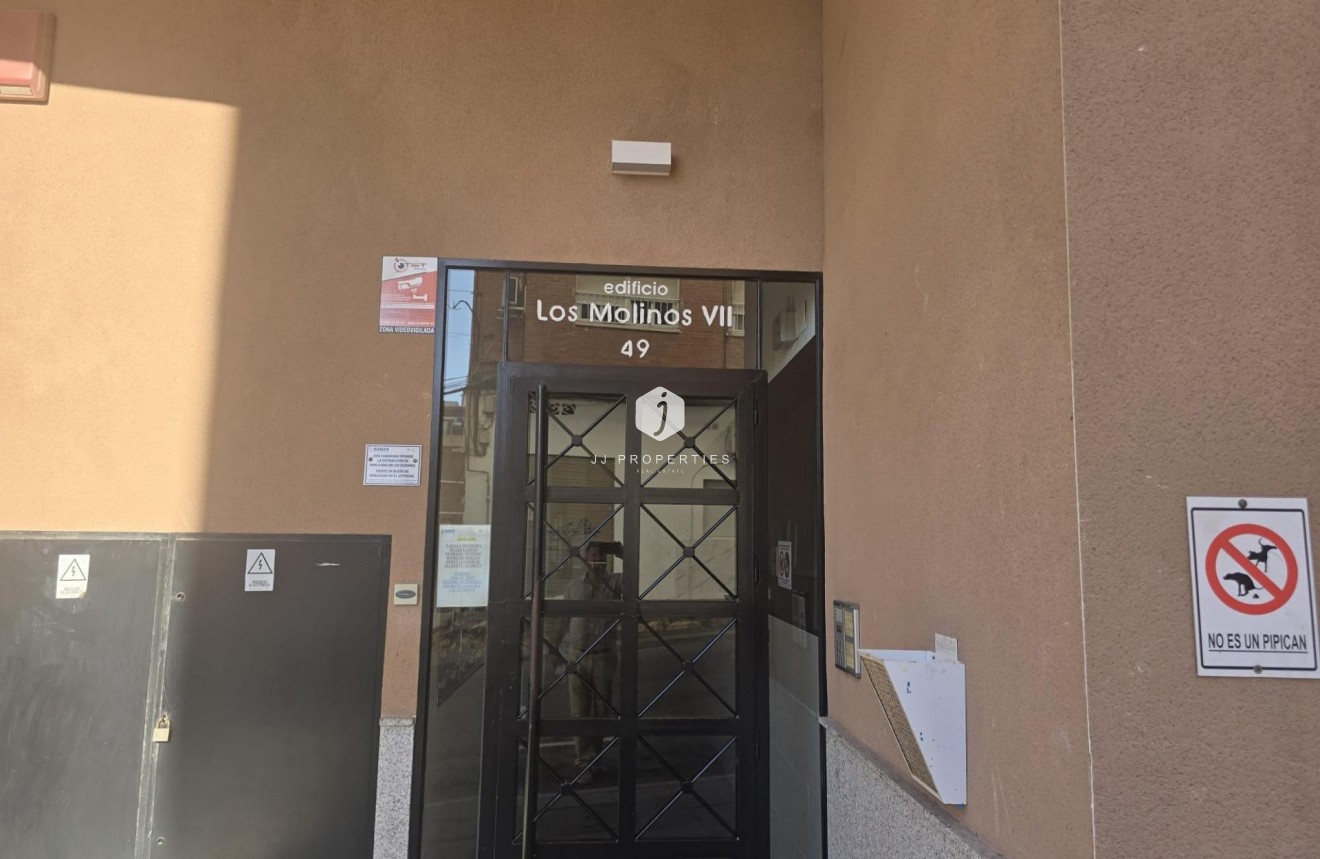 Z drugiej ręki - Mieszkanie w bloku -
Torrevieja - Centro