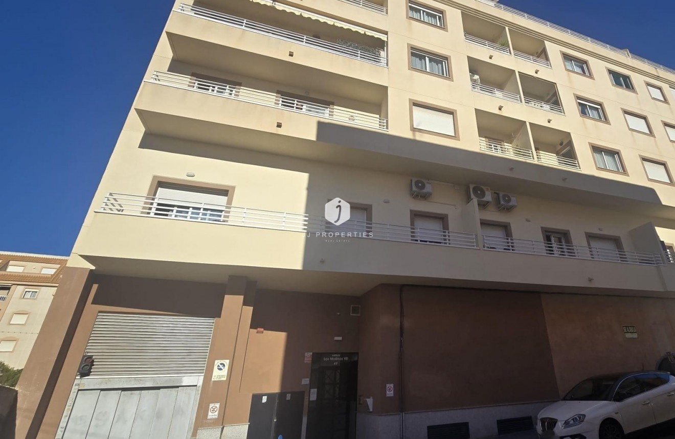 Z drugiej ręki - Mieszkanie w bloku -
Torrevieja - Centro