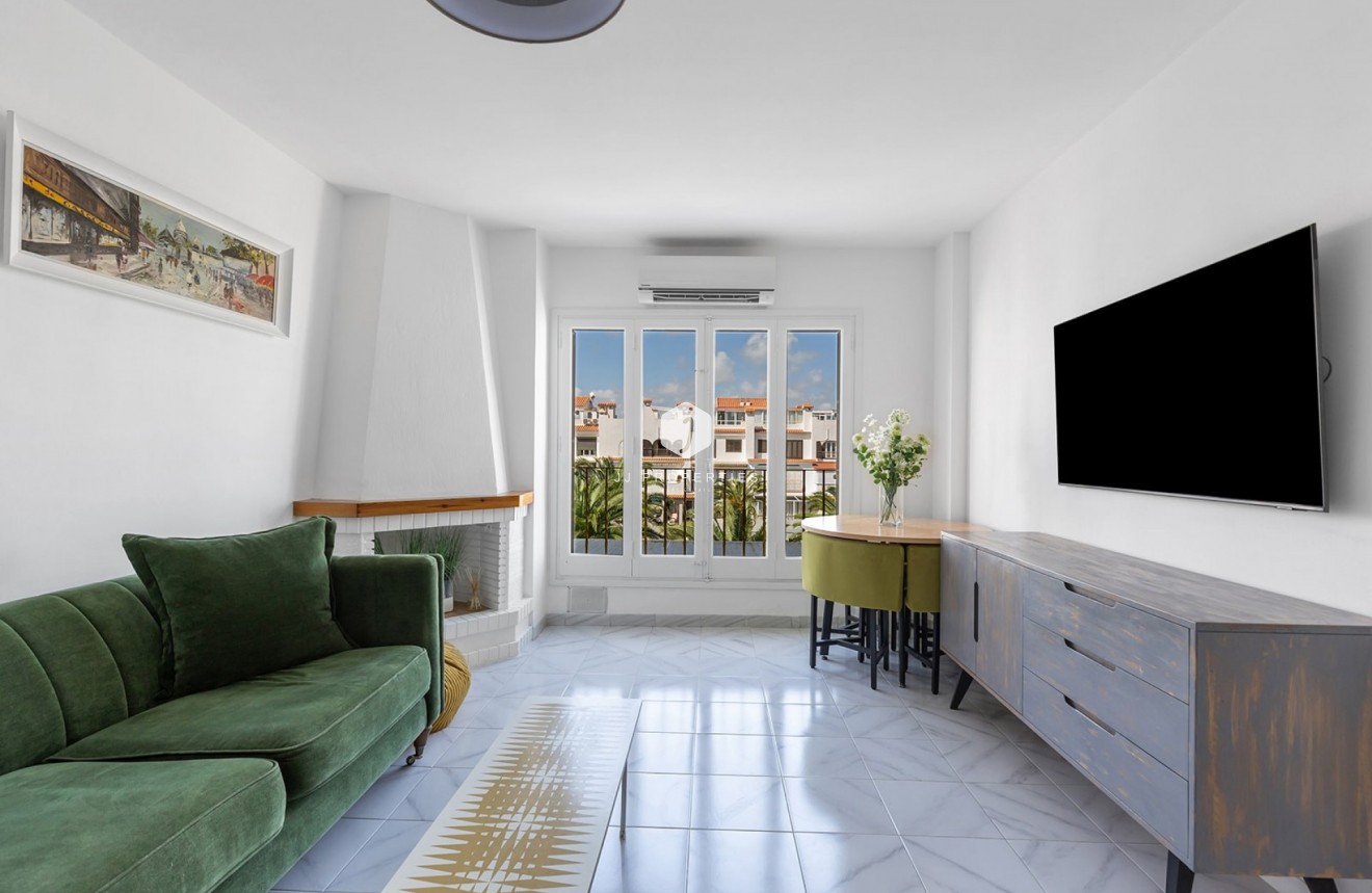Resale - Apartment / flat -
La Mata - Costa Blanca