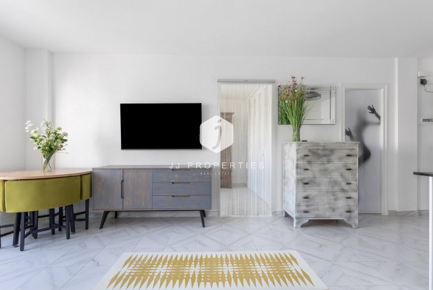 Resale - Apartment / flat -
La Mata - Costa Blanca