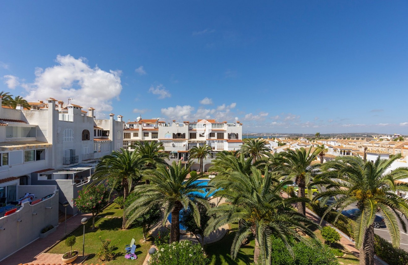 Resale - Apartment / flat -
La Mata - Costa Blanca