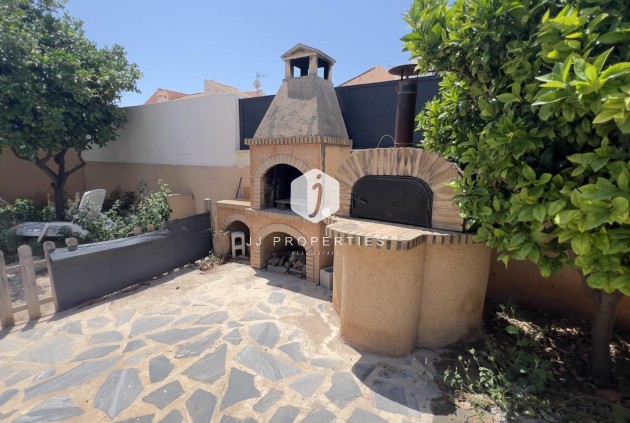 Aus zweiter Hand - Villa -
Torrevieja - aguas nuevas