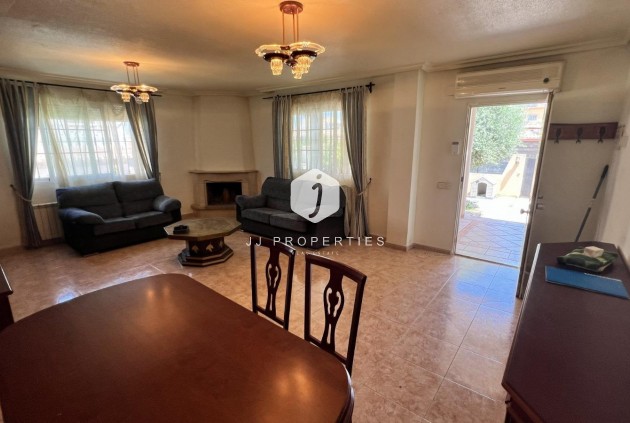 Aus zweiter Hand - Villa -
Torrevieja - aguas nuevas