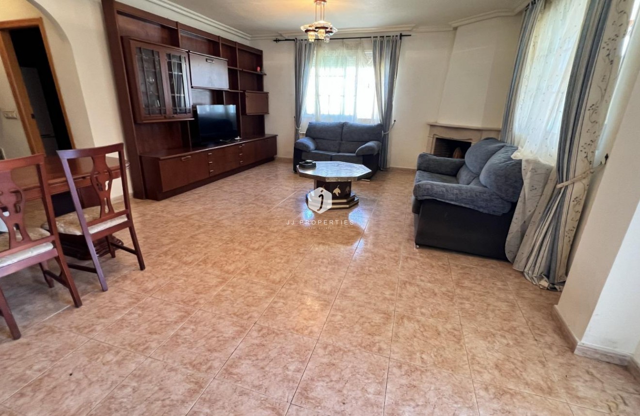 Aus zweiter Hand - Villa -
Torrevieja - aguas nuevas