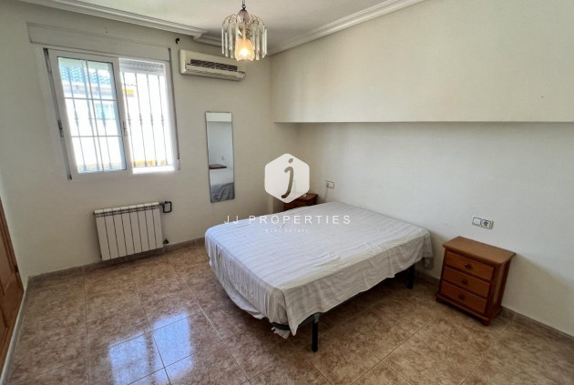 Aus zweiter Hand - Villa -
Torrevieja - aguas nuevas