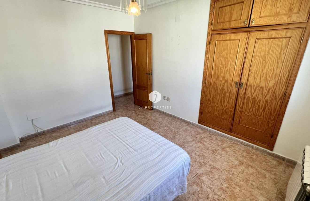 Aus zweiter Hand - Villa -
Torrevieja - aguas nuevas