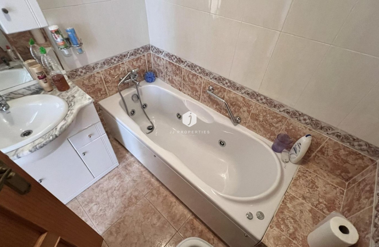 Aus zweiter Hand - Villa -
Torrevieja - aguas nuevas