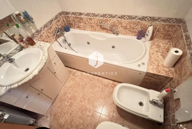 Aus zweiter Hand - Villa -
Torrevieja - aguas nuevas