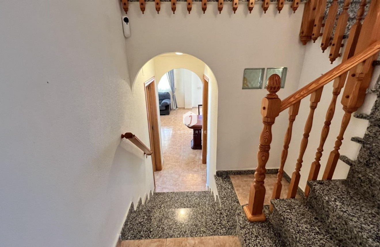 Aus zweiter Hand - Villa -
Torrevieja - aguas nuevas