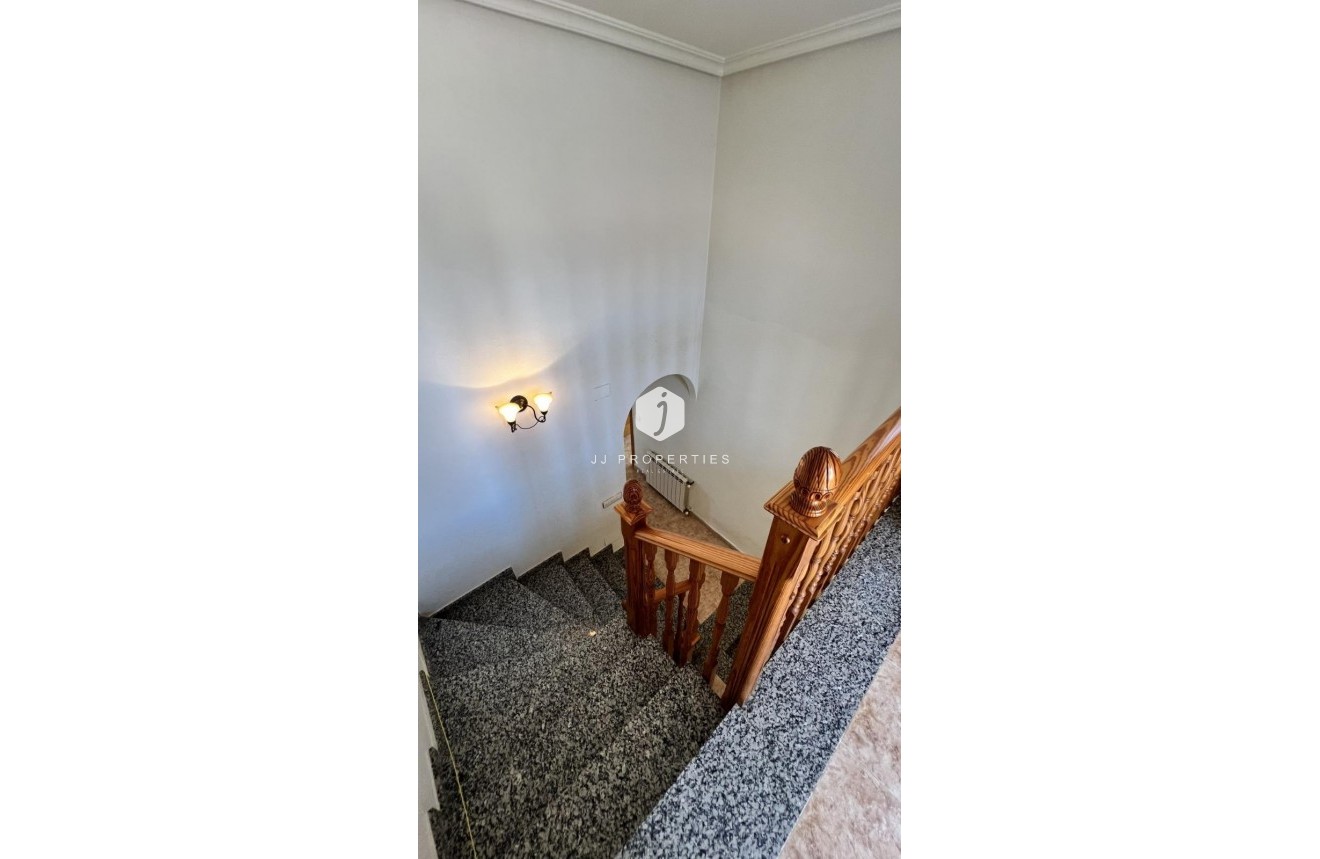 Aus zweiter Hand - Villa -
Torrevieja - aguas nuevas