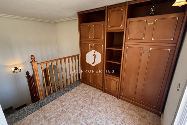 Aus zweiter Hand - Villa -
Torrevieja - aguas nuevas