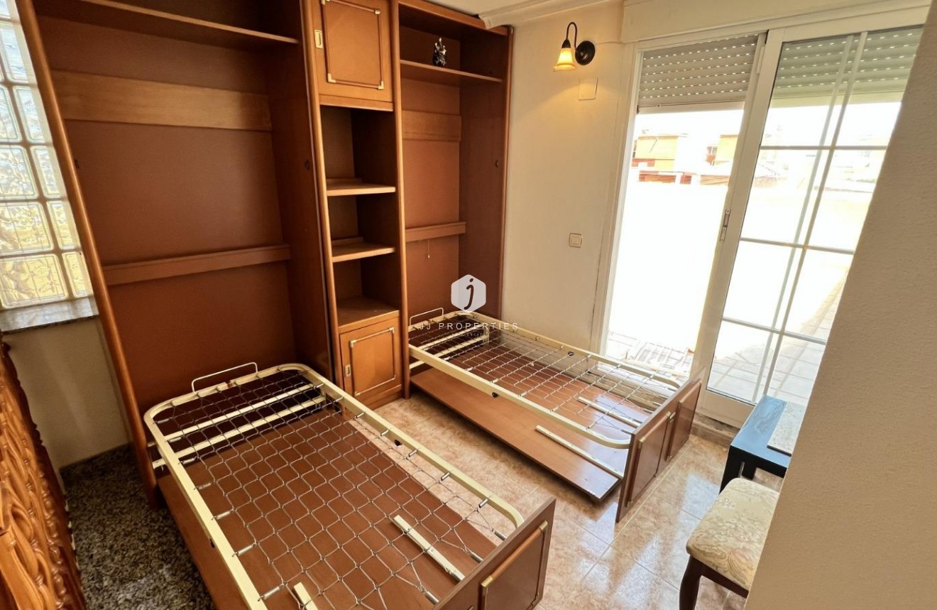 Aus zweiter Hand - Villa -
Torrevieja - aguas nuevas