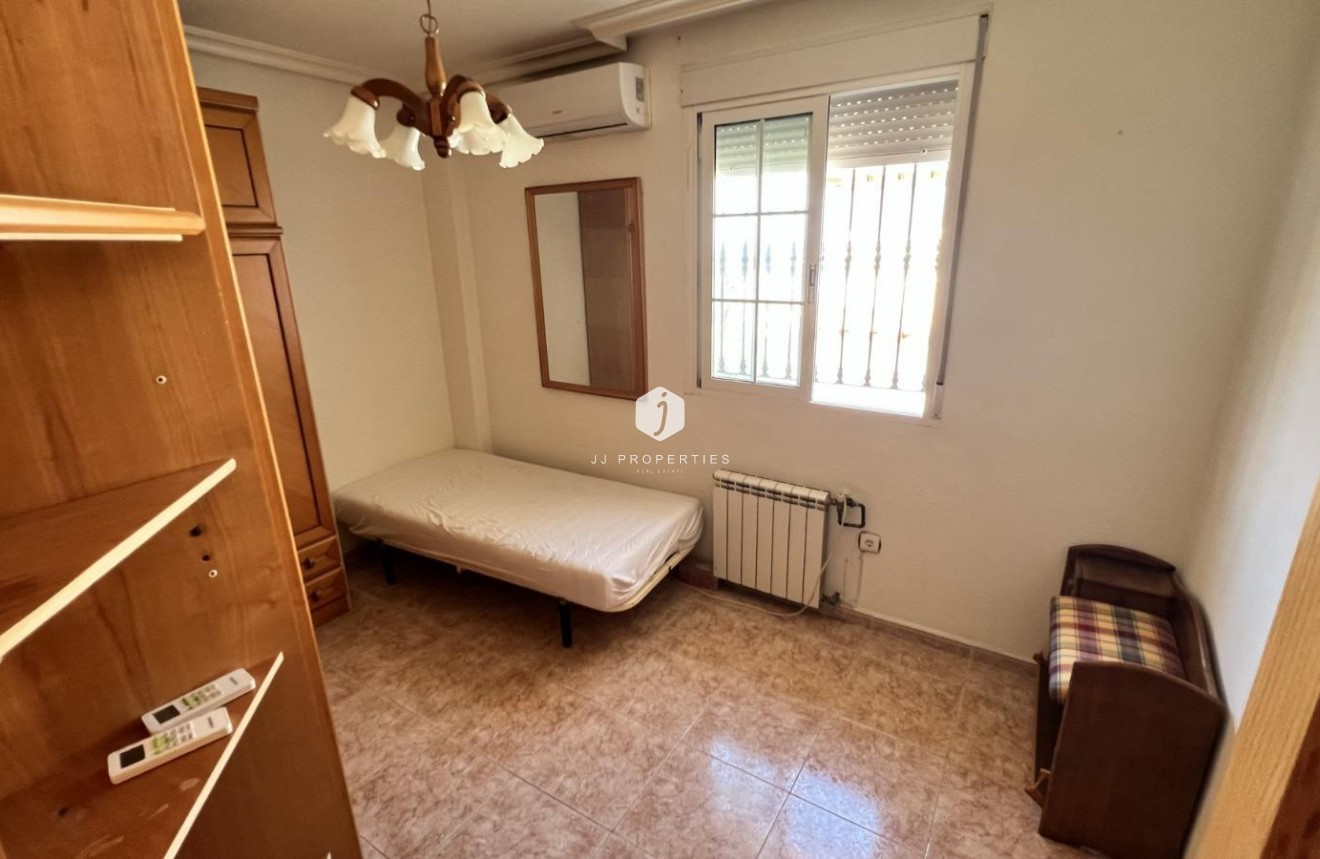 Aus zweiter Hand - Villa -
Torrevieja - aguas nuevas