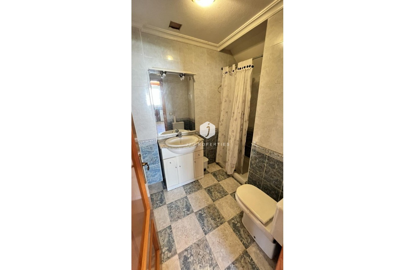 Aus zweiter Hand - Villa -
Torrevieja - aguas nuevas