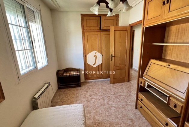 Aus zweiter Hand - Villa -
Torrevieja - aguas nuevas
