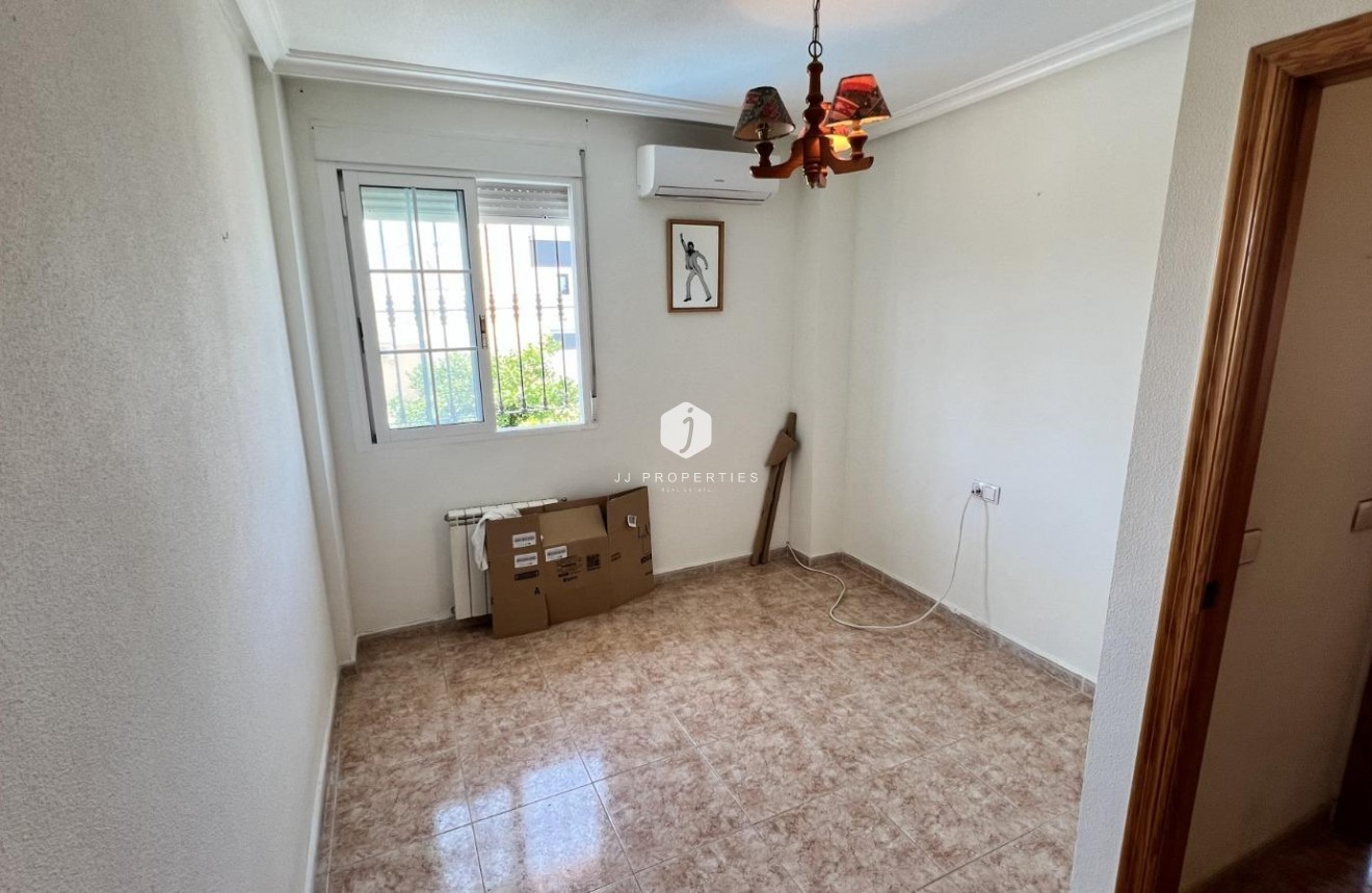 Aus zweiter Hand - Villa -
Torrevieja - aguas nuevas