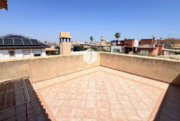 Aus zweiter Hand - Villa -
Torrevieja - aguas nuevas