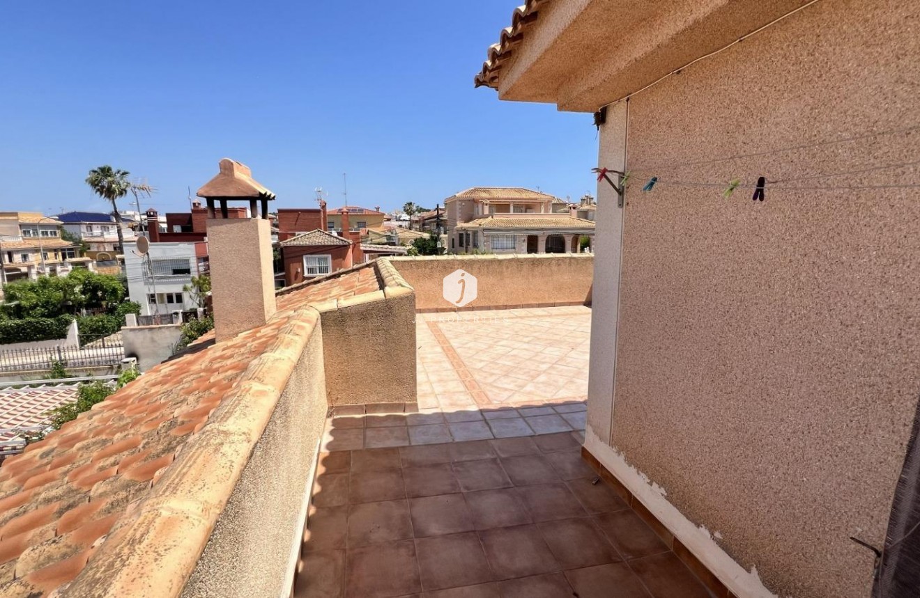 Aus zweiter Hand - Villa -
Torrevieja - aguas nuevas