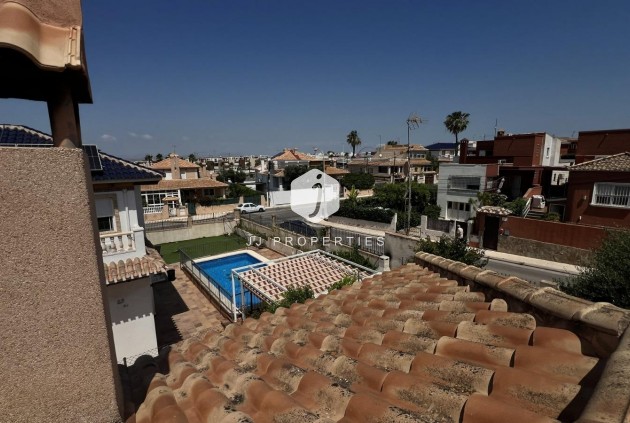 Aus zweiter Hand - Villa -
Torrevieja - aguas nuevas