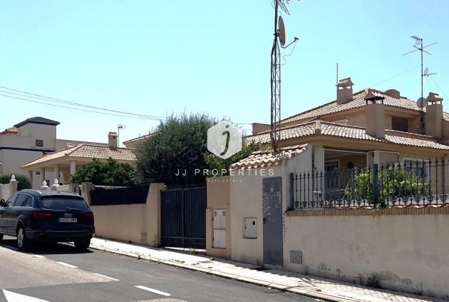 Aus zweiter Hand - Villa -
Torrevieja - aguas nuevas
