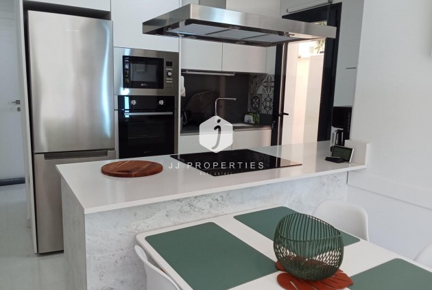 Tweedehands - Appartement / flat -
Torrevieja - Estacion de autobuses