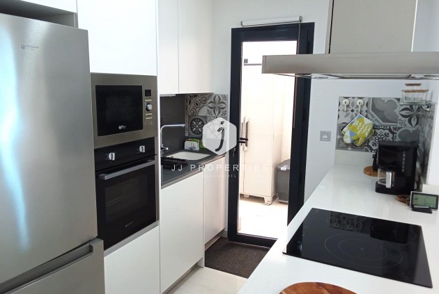 Tweedehands - Appartement / flat -
Torrevieja - Estacion de autobuses