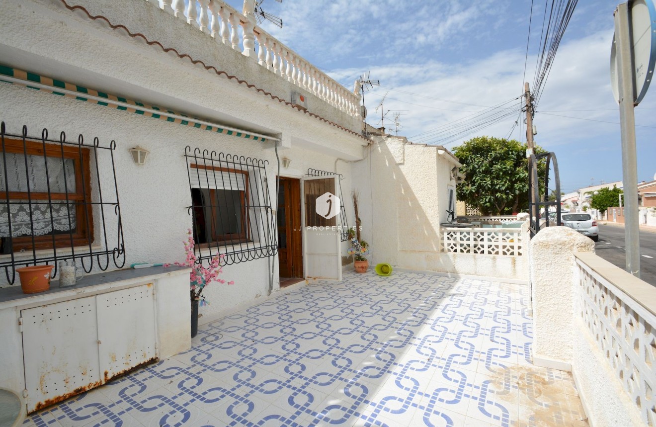 D'occasion - Chalet -
Torrevieja - Costa Blanca