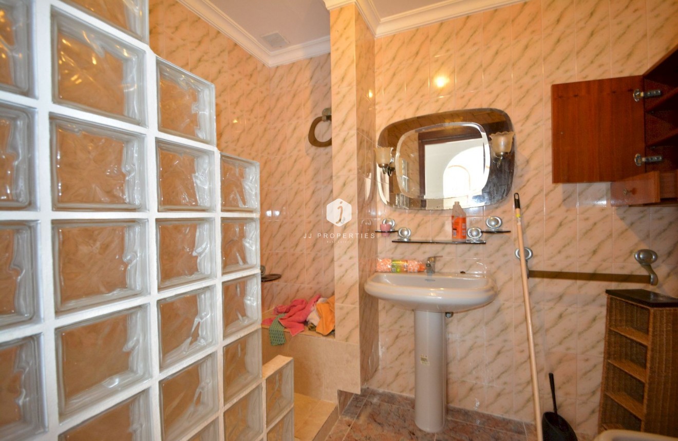 D'occasion - Chalet -
Torrevieja - Costa Blanca