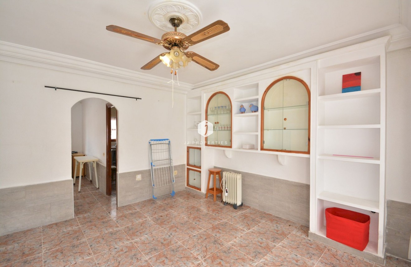 D'occasion - Chalet -
Torrevieja - Costa Blanca
