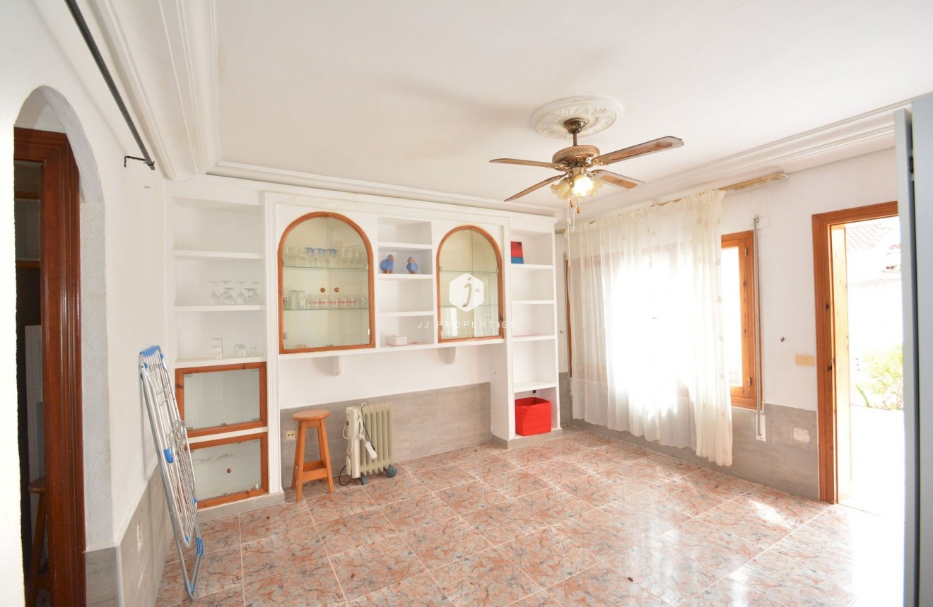D'occasion - Chalet -
Torrevieja - Costa Blanca
