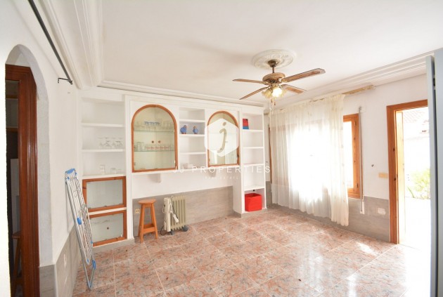 D'occasion - Chalet -
Torrevieja - Costa Blanca