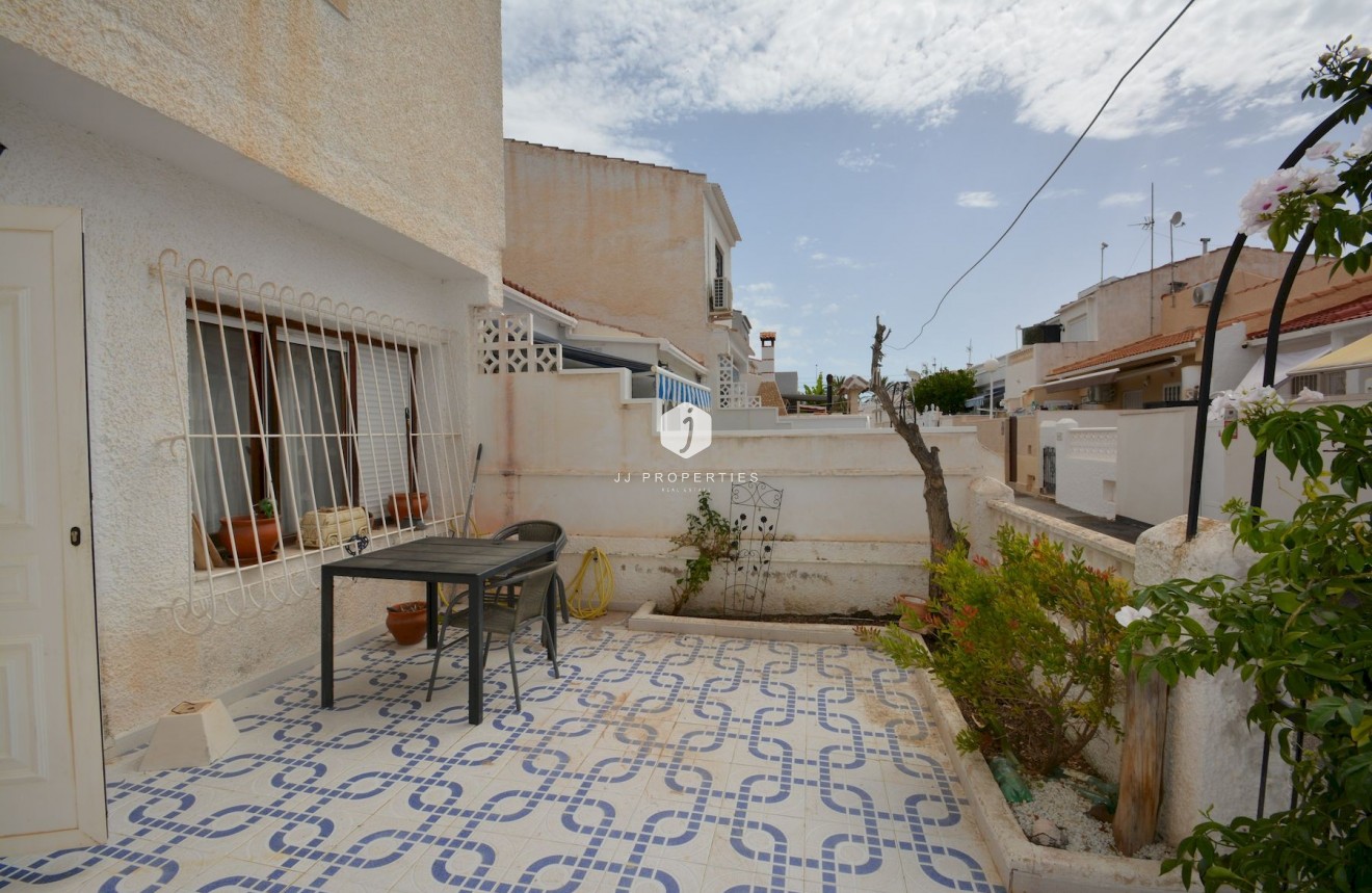 D'occasion - Chalet -
Torrevieja - Costa Blanca